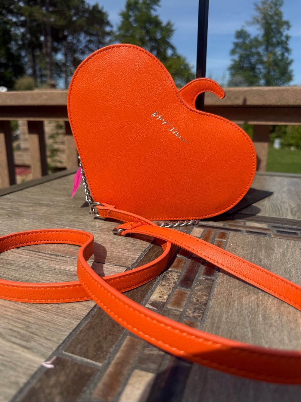 NWT Betsey Johnson Kitsch
Halloween "XO Ginger" Pumpkin Heart Crossbody Bag - Picture 10 of 13